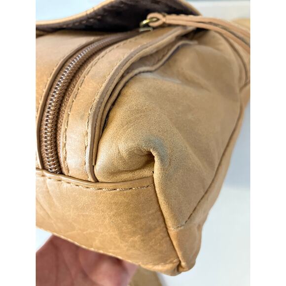 FOSSIL LARGE BROWN SMOOTH GENUINE LEATHER CROSSBODY BAG - Picture 8 of 16